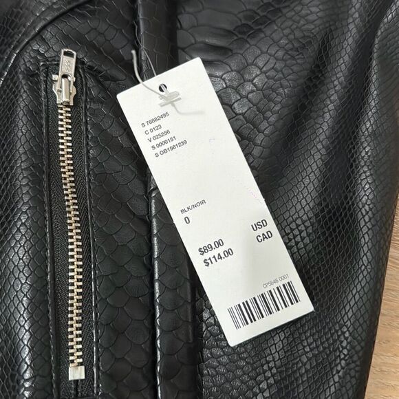 NWT Urban Outfitters Alexa Faux Leather Moto Pant size 0 - Picture 3 of 8